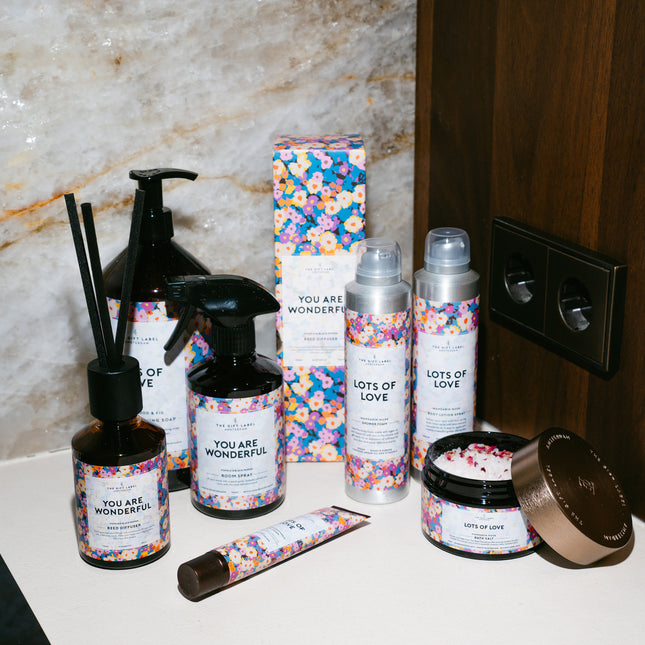 Hand Cream Tube II 40ml V2 - Lots Of Love SS25