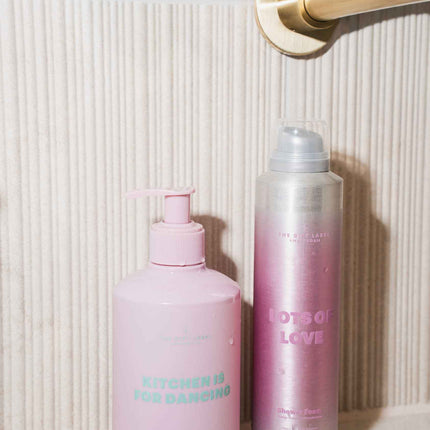 Shower Foam 200ml - STUDIO - Lots Of Love