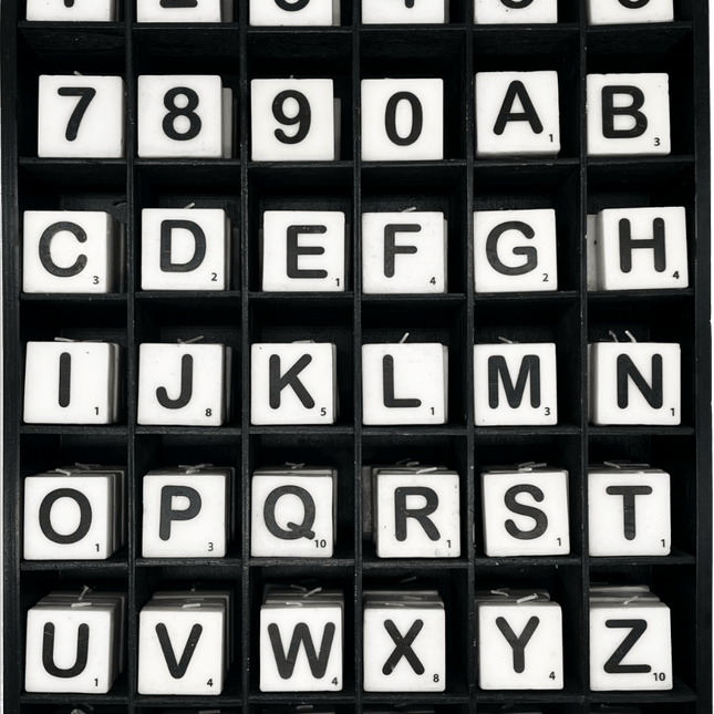 The Gift Label Letter kaarsjes display