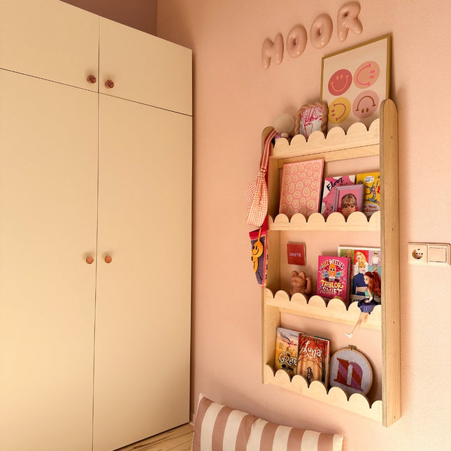 The Gift Label Wall Letter - J - Pink